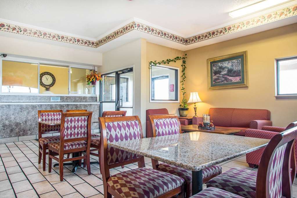 Red Lion & Hotel Caseyville